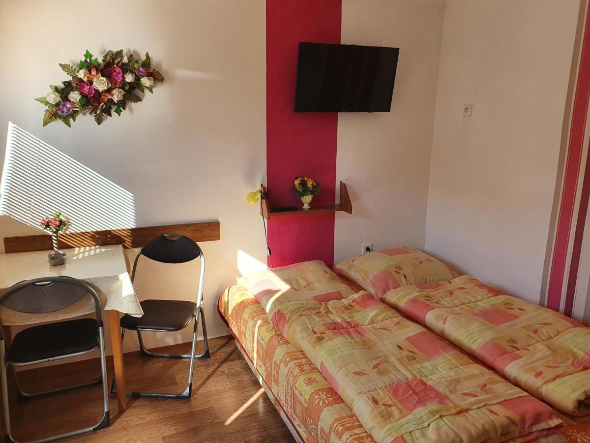 Privat U Jozefa Foeldesa Apartment Velky Meder Ngoại thất bức ảnh