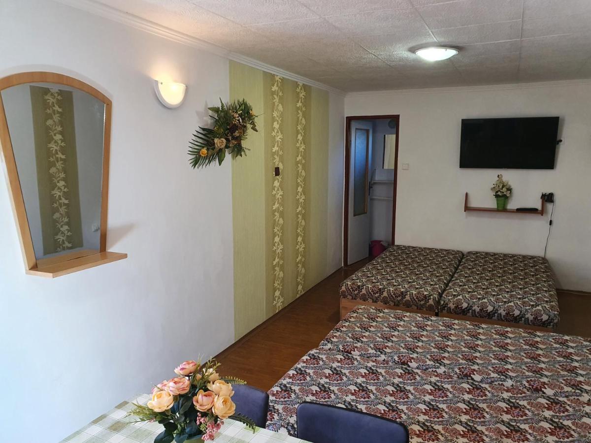 Privat U Jozefa Foeldesa Apartment Velky Meder Ngoại thất bức ảnh