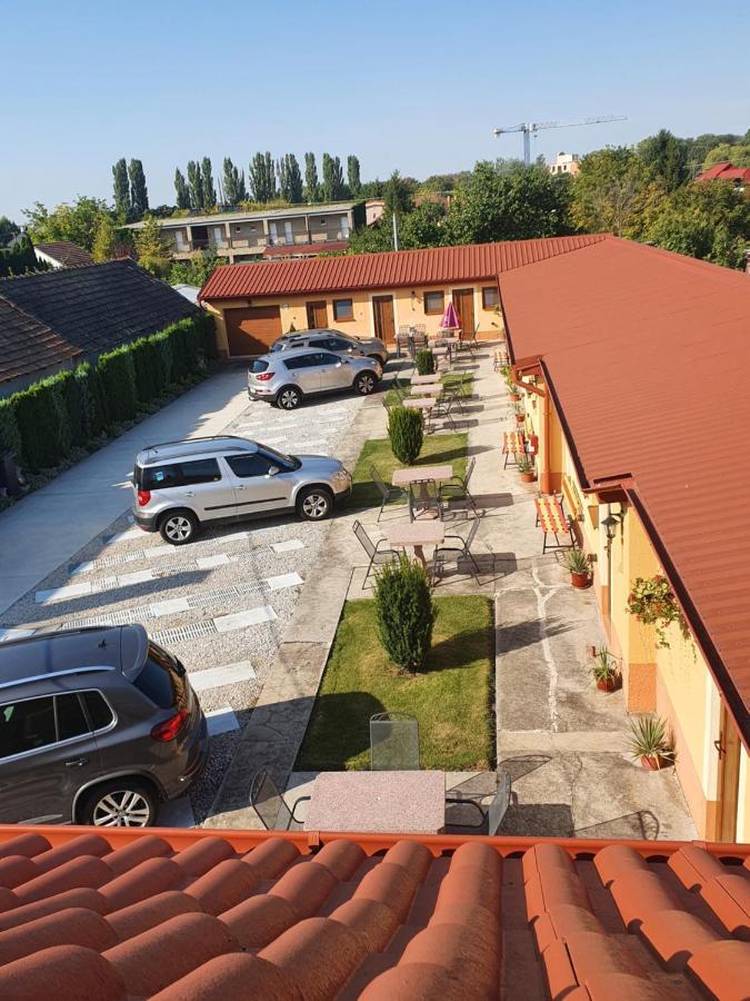 Privat U Jozefa Foeldesa Apartment Velky Meder Ngoại thất bức ảnh