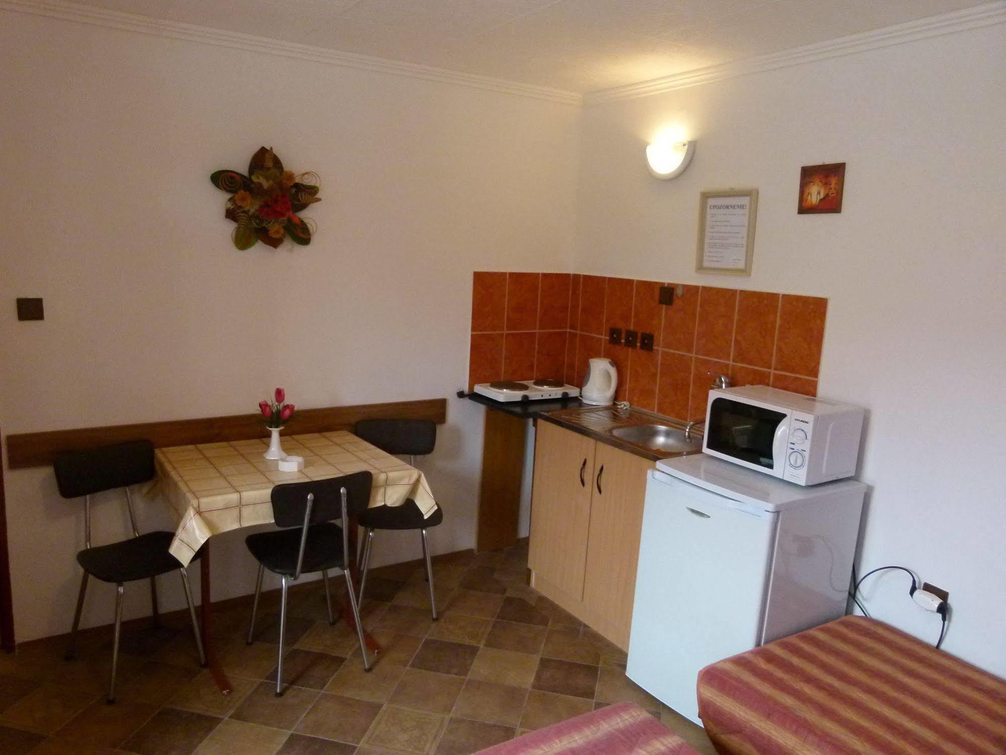 Privat U Jozefa Foeldesa Apartment Velky Meder Ngoại thất bức ảnh